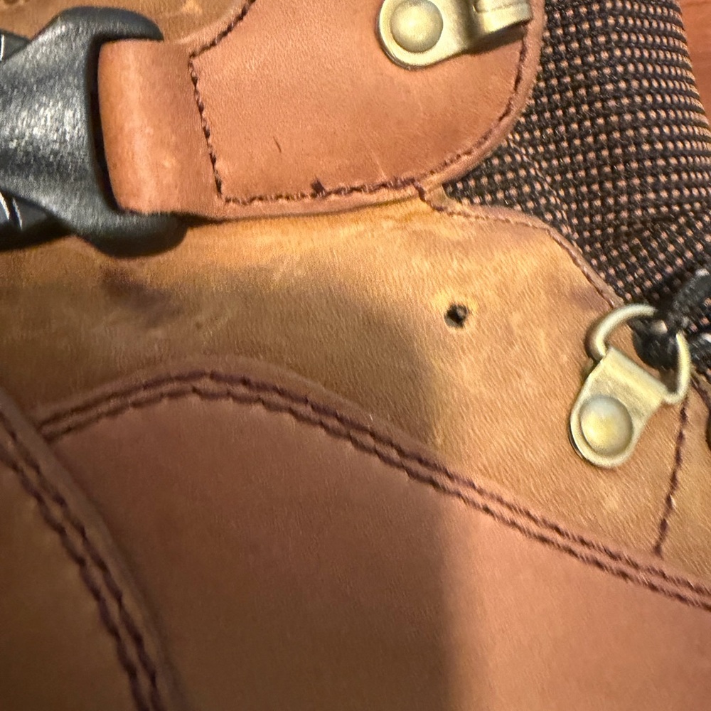 Sorel Tan and Black Leather Lace-Up Winter insulated Boots - Picture 3 of 10